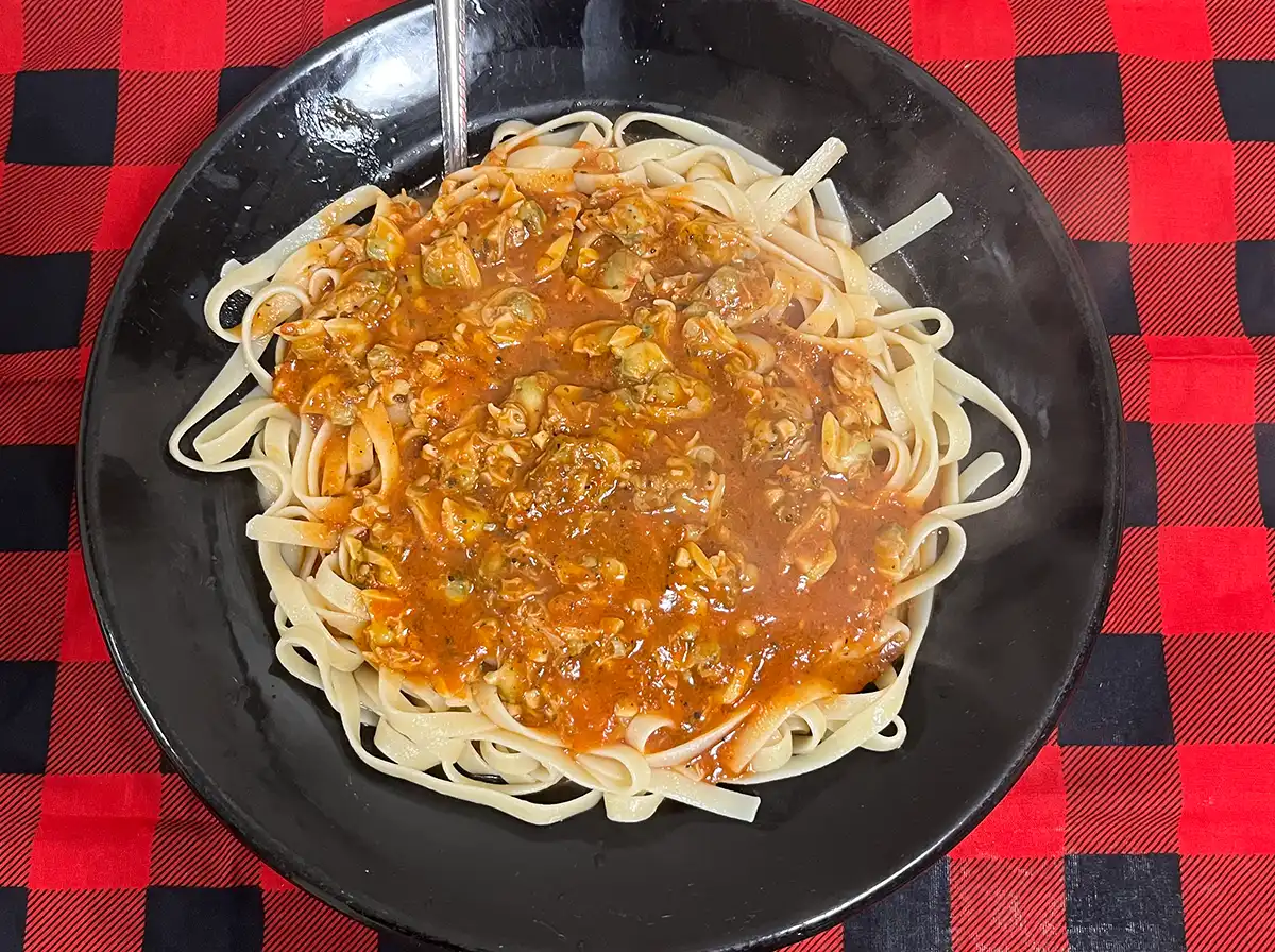 Linguini with red clam sauce